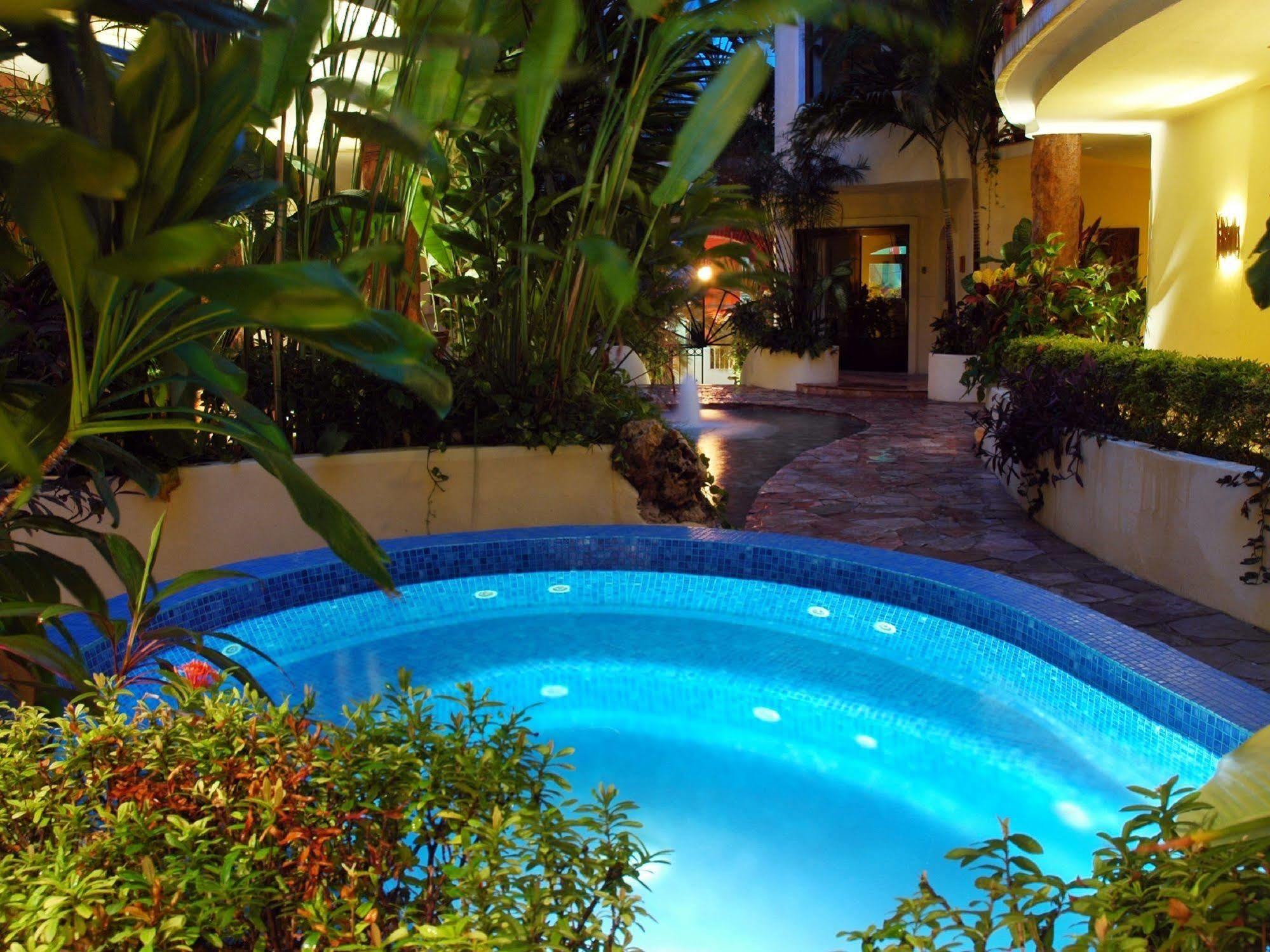 Villas Sacbe Condo Hotel And Beach Club Плая-дель-Кармен Экстерьер фото